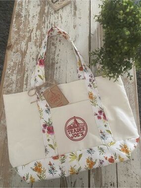 Trader Joe's Homemade Cream and Floral Tote Bag Large size